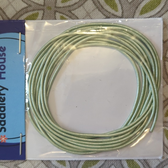 4 Saddlery House round leather chording 1.5 MM METALLIC COLORS - Picture 2 of 5